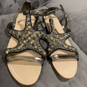 Not for sale - missing a strap